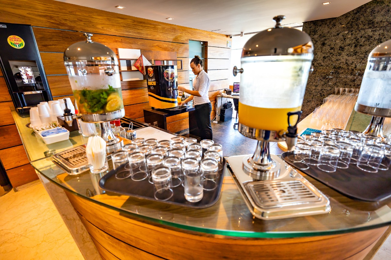  Lobby Bar