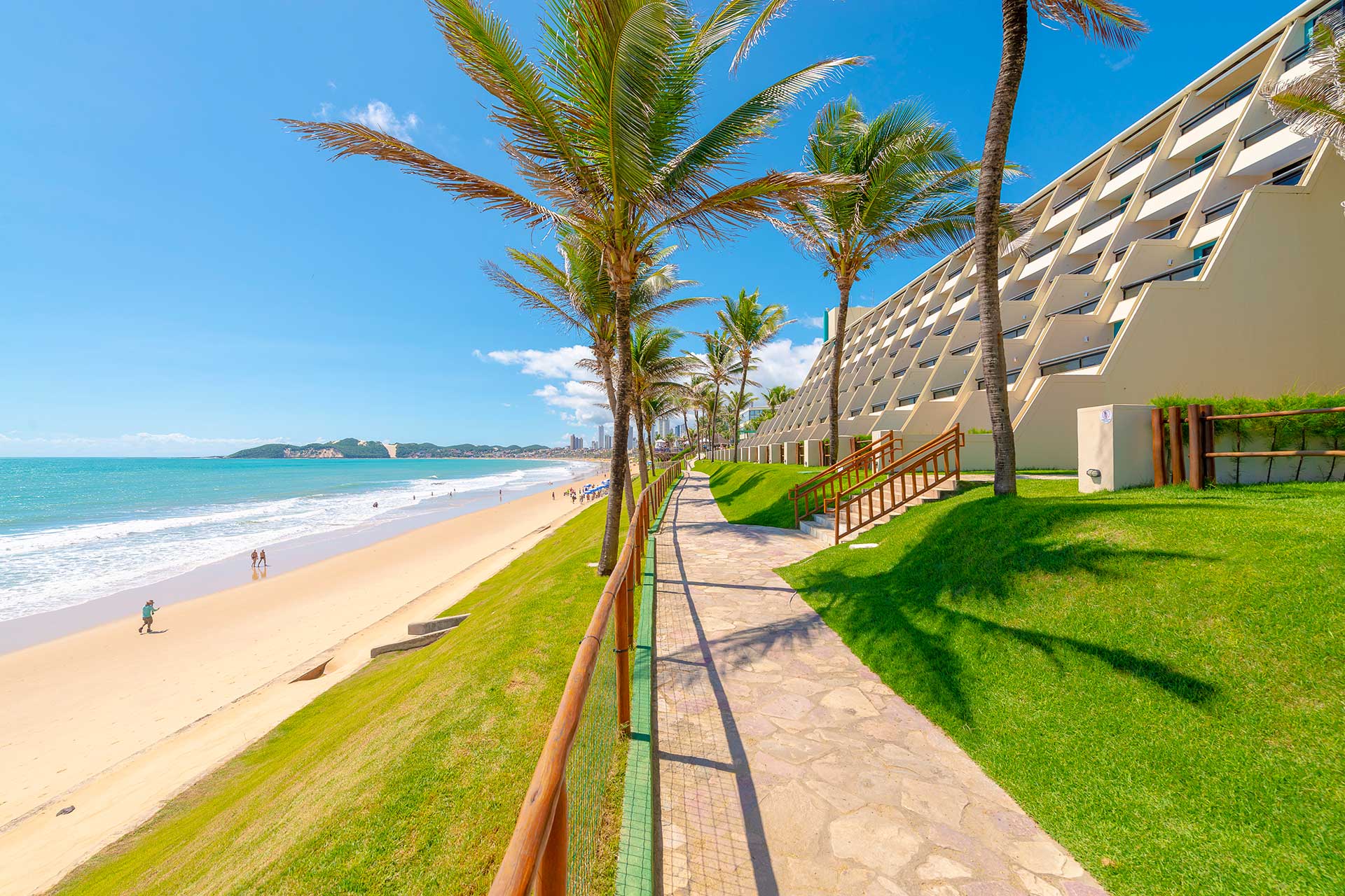 SOBRE O HOTEL - Ocean Palace - Beach Resort & Bungalows